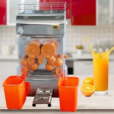 Un buen precio. Máquina moderna de jugo de naranja para cítricos frescos en línea